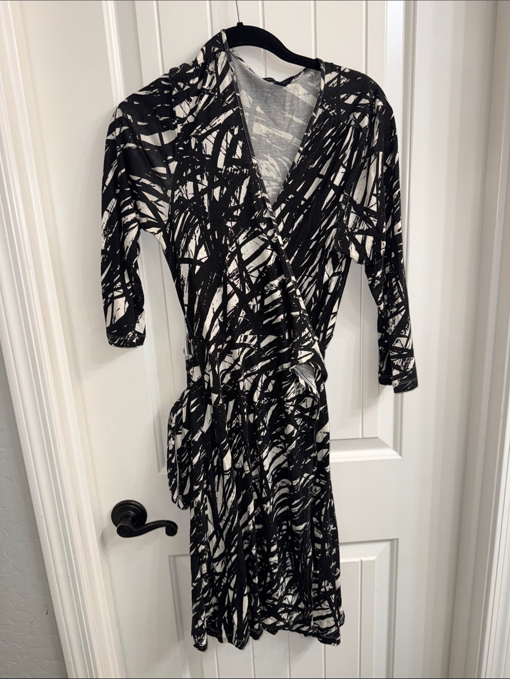 Banana Republic Abstract Wrap Midi Dress Black & White Size Medium
